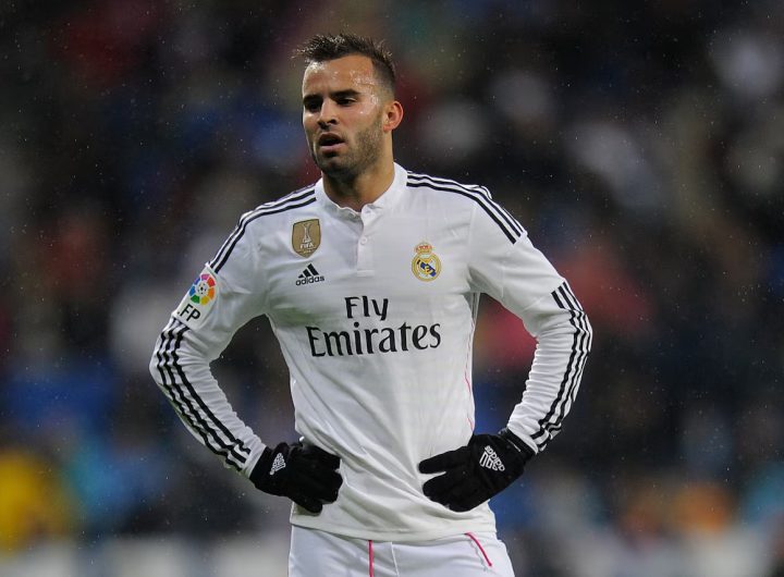 Jese Rodriguez dari Real Madrid memperhatikan pertandingan leg kedua babak 16 besar Copa del Rey antara Real Madrid dan Atletico de Madrid di Estadio Santiago Bernabeu pada 15 Januari 2015 di Madrid, Spanyol. (Sumber Foto : Denis Doyle/Getty Images)