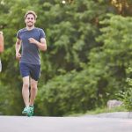 Ilustrasi olahraga, jalan cepat, joging. (Image by pressfoto on Freepik)