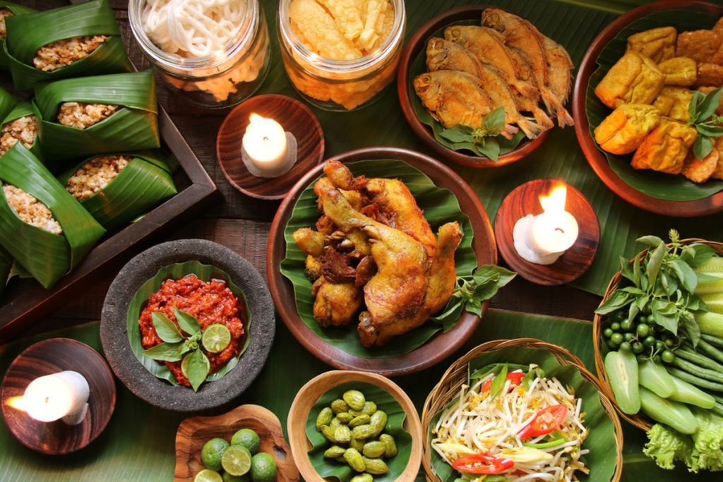 Makanan khas Jawa Barat atau makanan sunda. (Dok. Shutterstock/ Ariyani Tedjo)