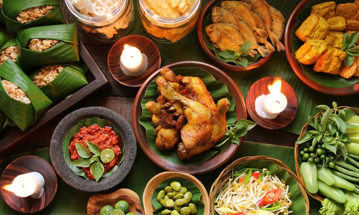 Makanan khas Jawa Barat atau makanan sunda. (Dok. Shutterstock/ Ariyani Tedjo)