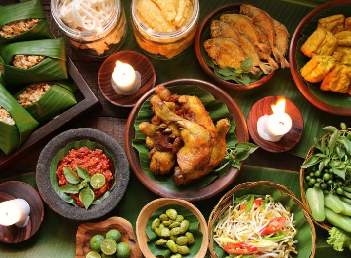 Makanan khas Jawa Barat atau makanan sunda. (Dok. Shutterstock/ Ariyani Tedjo)