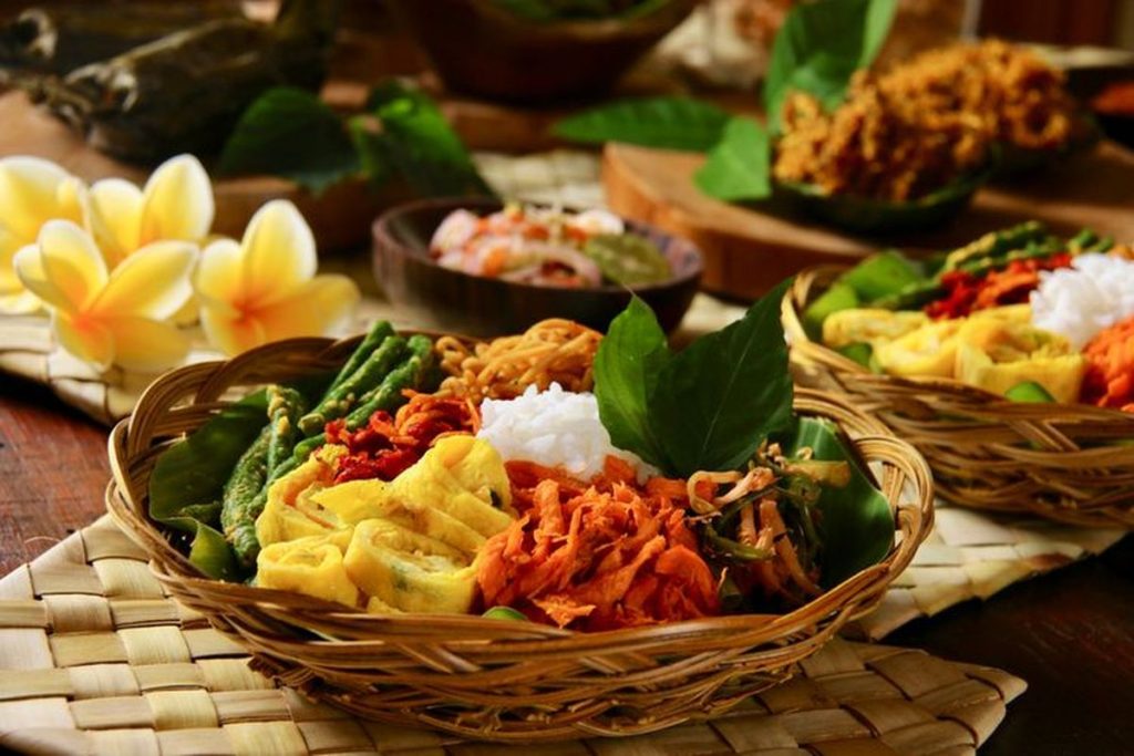 10 kota di Indonesia masuk daftar destinasi kuliner terbaik 2026 menurut majalah digital Travel and Tour World (TTW). Di mana saja?(SHUTTERSTOCK/Ariyani Tedjo)