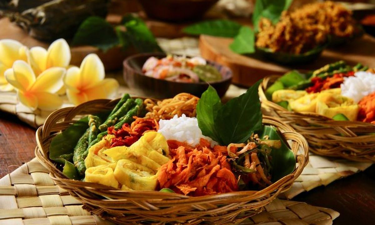 10 kota di Indonesia masuk daftar destinasi kuliner terbaik 2026 menurut majalah digital Travel and Tour World (TTW). Di mana saja?(SHUTTERSTOCK/Ariyani Tedjo)