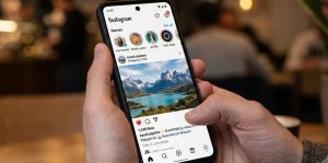 Ilustrasi Aplikasi Instgram. (Sumber Foto : Gemini AI)