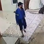 Aksi kawanan maling burung dan ayam saat beraksi di sejumlah rumah di Blok Balong Setu, Kelurahan Kaliwadas, Kabupaten Cirebon, terekam kamera CCTV (Tangkapan Layar)