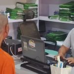 S, seorang PNS aktif, ditetapkan sebagai tersangka dalam kasus pembunuhan seorang wanita paruh baya asal Desa Jagapura Kidul (Foto : Darfan)
