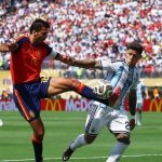 Rodri berebut bola dengan Enzo Fernandez di Final Piala Dunia 2026 (REUTERS/Hannah McKay)