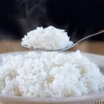 Nasi putih, benarkah bikin gemuk dan gula darah naik? Foto: iStock