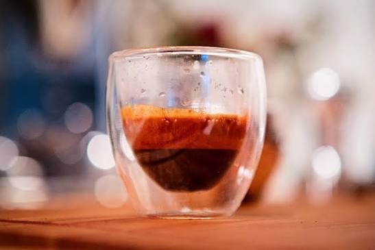 Jangan Asal Pesan! Ini Arti 'Shot' dalam Kopi yang Sebenarnya (Tangkapan Layar)
