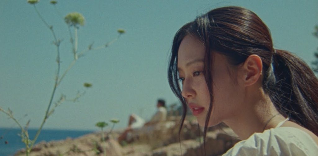 Thumbnail JENNIE - Less than a Lover (Sumber Foto : Youtube/ JENNIE)