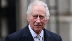 Raja Charles III Tinggalkan RS Usai Jalani Operasi Prostat (Sumber Foto : REUTERS/Hollie Adams)
