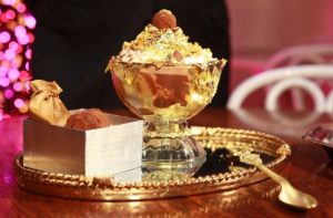 Frrrozen Haute Chocolate: Es Krim Sundae Bertabur Emas Dunia (Tangkapan Layar)