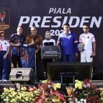 Ketua SC Piala Presiden 2026, Maruarar Sirait (dua dari kanan), mengatakan penetapan Bali sebagai lokasi pertandingan telah mendapat persetujuan dari Ketua Umum PSSI. (Sumber Foto : ANTARA FOTO/Rizal Hanafi)