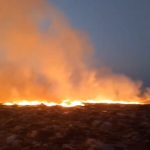 TPA Ciniru Kuningan Terbakar Hebat, Petugas Damkar Berjibaku Padamkan Api (Foto :Darfan)