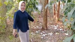 Di Sekitar Masjid Ditemukan Barang yang Diduga untuk Praktik Prostitusi, Warga Minta Pemerintah Kota Cirebon Perhatikan Kondisi Masjid (Foto : Darfan)