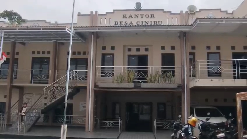 Kebakaran TPSA Ciniru, Pihak Desa Lakukan Sosialisasi kepada Warga (Foto : Darfan)