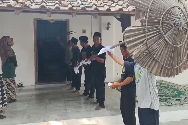 Keraton Kanoman Cirebon Gelar Tradisi Peringati Maulid Nabi Muhammad (Foto : Darfan)