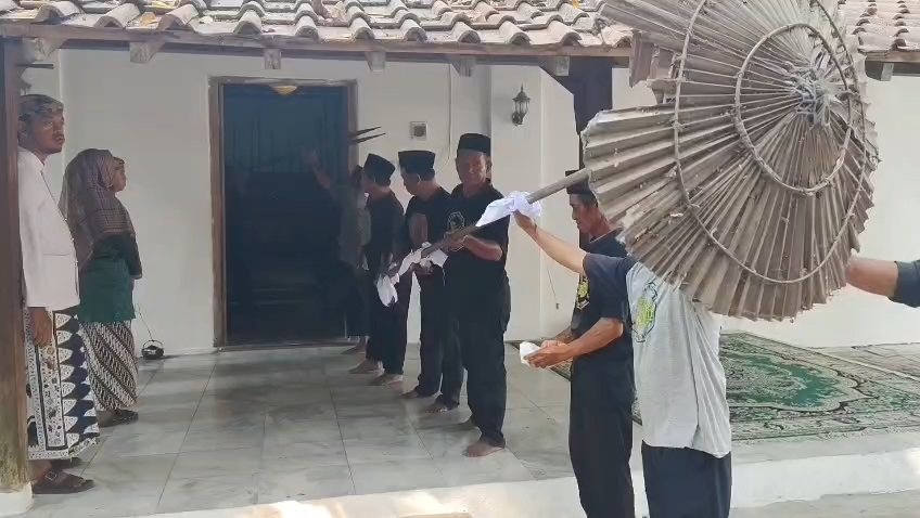 Keraton Kanoman Cirebon Gelar Tradisi Peringati Maulid Nabi Muhammad (Foto : Darfan)