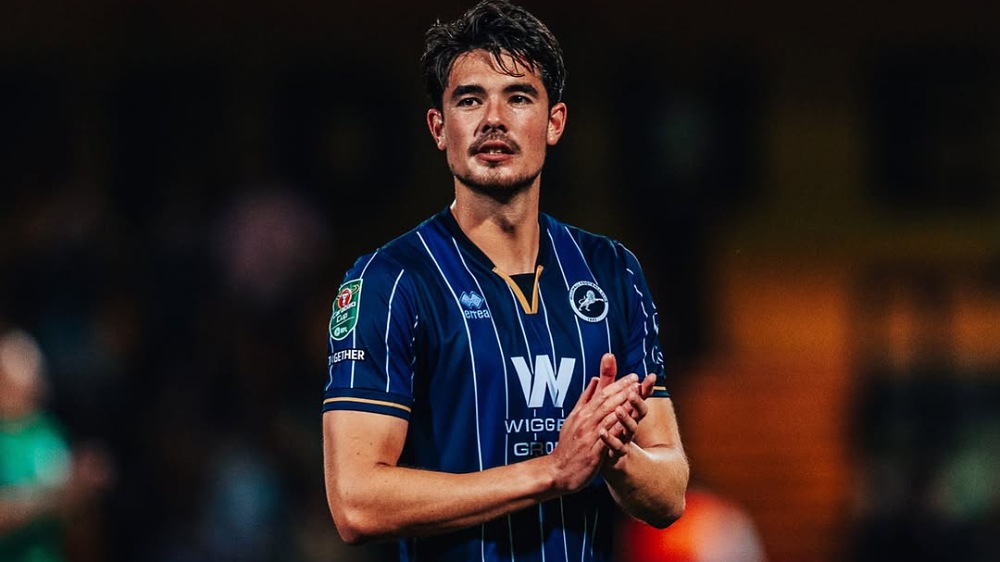 Elkan Baggott akhirnya debut bersama Millwall di Championship. Tampil sekitar 20 menit, ia mendapat rating cukup baik meski tim kalah 1-5. (Sumber Foto : IG/elkanbaggott)