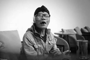 Diding Boneng didapuk memerankan karakter Mbah Buyut di film KKN di Desa Penari. Dia tertantang membintangi film horor ini lantaran harus gunakan bahasa Jawa. (Sumber Foto : YouTube MD Pictures)