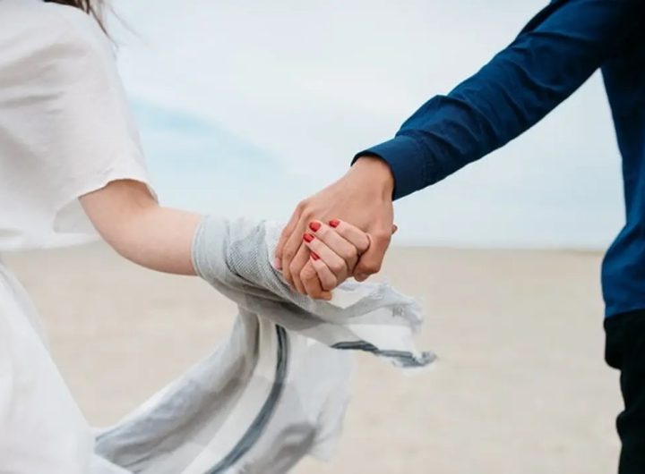 Ilustrasi hubungan cinta. Sumber foto: unsplash.com/Pablo Heimplatz.