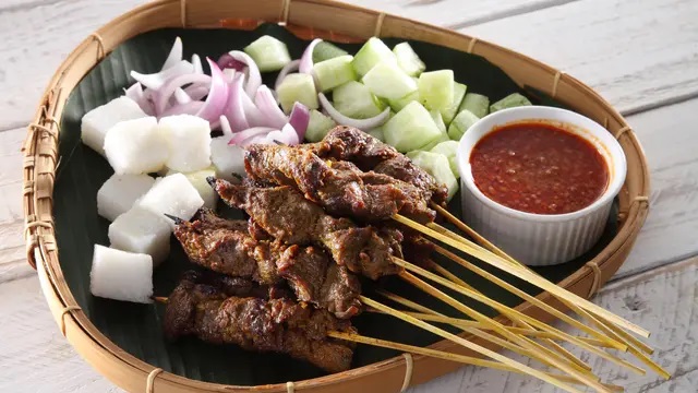 Sate Ambal khas Kebumen. (Ilustrasi sate ambal/Shutterstock.com/anythings)