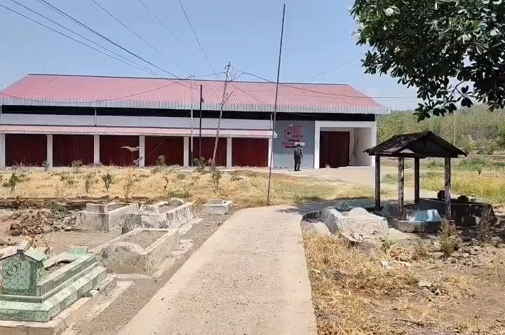 Viral KDMP di Dekat Kuburan, Pemdes Cigobang Beri Penjelasan Soal Lokasi (Foto : Darfan)