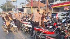 Temukan Motor Berknalpot Brong, Razia Kendaraan Diprotes, Puluhan Motor Pelajar Terjaring (Foto : Darfan)