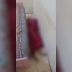 Sesosok mayat perempuan ditemukan tergeletak dan ditutupi seprai di sudut kamar hotel di Kota Cirebon (Foto : Darfan)