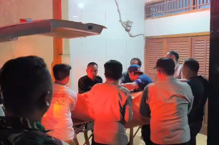 Diduga Dibunuh, Istri Dokter Tewas Bersimbah Darah di Kamarnya (Foto : Darfan)