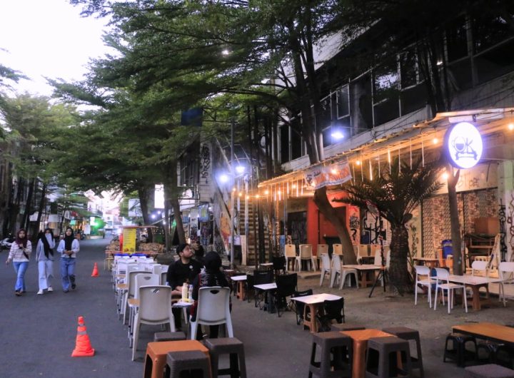 Super Hits! Inilah 5 Rekomendasi Street Café di Cirebon yang Asyik Buat Hangout