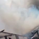 Akibat Bakaran Lahan, Sebuah Rumah di Kawasan Padat Penduduk Cirebon Ludes Terbakar (Tangkapan Layar)