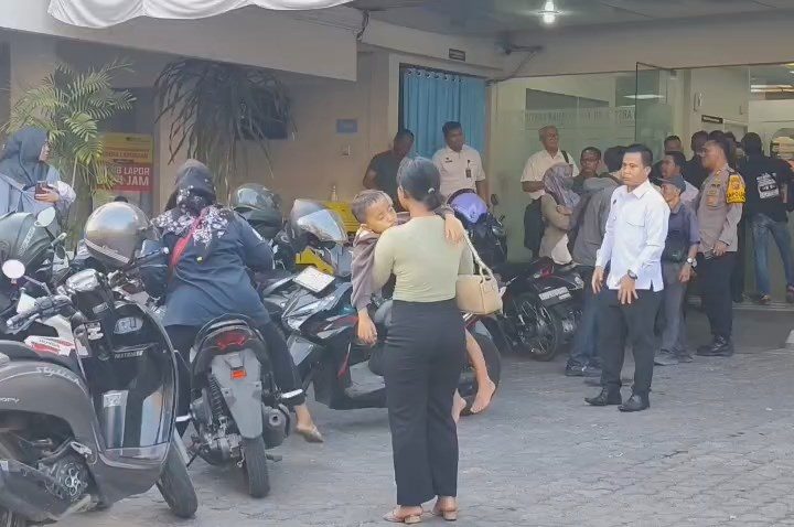 Ratusan Siswa Diduga Keracunan MBG, Kepanikan Terjadi di IGD (Foto : Darfan)