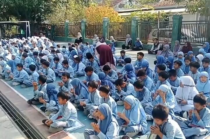 Doa Bersama Digelar Untuk Puluhan Korban Keracunan MBG di Cirebon Yang Masih Dirawat