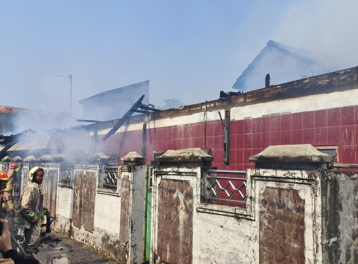KEBAKARAN MELANDA MESS KOSONG MILIK CSB DI CIREBON