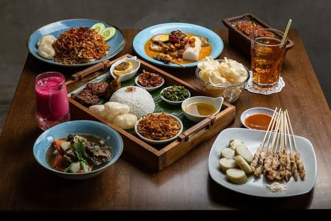 Ilustrasi hidangan lokal Indonesia. Indonesia tidak masuk dalam pemeringkatan negara dengan kuliner terbaik di dunia pada 2025, dan sekarang menempati peringkat keenam pada 2026 dengan skor 95,87.(Dok. Pexels/Raditya Amoret)