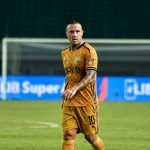 Radja Nainggolan melakoni debutnya bersama Bhayangkara FC kontra Persita Tangerang pada pekan ke-23 Liga 1 2023-2024 di Stadion Patriot Candrabhaga, Bekasi, Minggu (17/12/2023). (Foto: Liga 1)