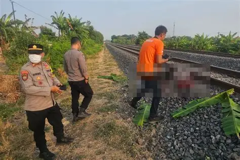 Pria 60 Tahun Tewas Tertemper Kereta Api di Mundu Cirebon